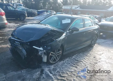 2017 Audi A3 2.0T Premium z USA, uszkodzony, nr VIN WAUJ8GFF3H1043851